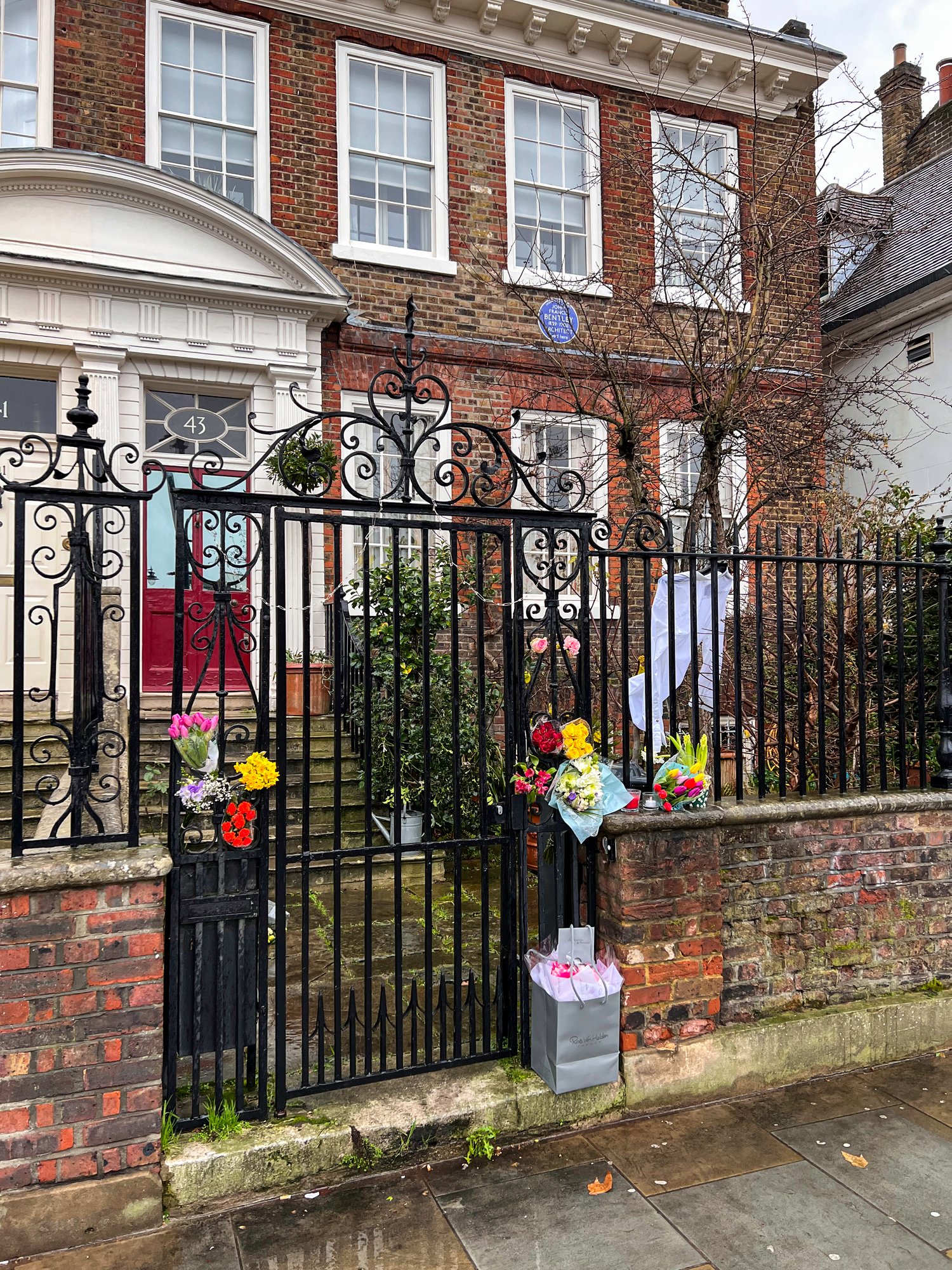 Locals show an outpouring of love on the death of Clapham local, Dame